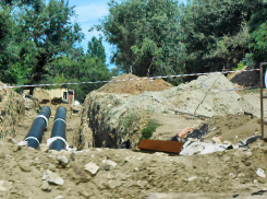 В Камышине завершаются работы на аварийно опасном участке трубопровода в 3-м микрорайоне