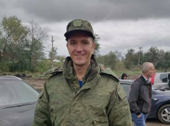 В Волгоградской области земляки проводили в последний путь со всеми почестями снайпера Александра Левшина, погибшего в СВО