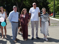 В Камышин приехала депутат Облдумы Наталья Семенова и пошла в парк на празднование Дня мозга (ВИДЕО)
