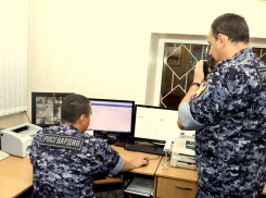 В Камышине росгвардейцы задержали 41-летнюю матерую рецидивистку