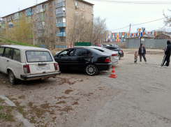 В Камышине полиция ищет беглеца, ударившего BMW в 8-м микрорайоне