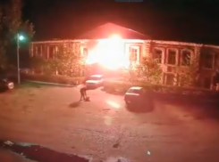 В Урюпинске Волгоградской области подожгли здание военкомата (ВИДЕО)