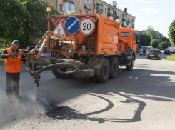 В Камышине собираются ремонтировать дороги по новой всесезонной технологии - пневмонабрызгом