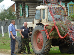 Сотрудник технадзора из Камышина продал права за 30 000 рублей