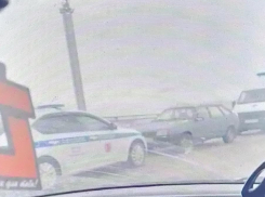 В Камышине на Бородинском мосту умер пешеход