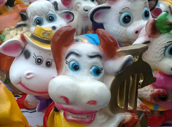 Рынки Камышина заполонили симпатичные и не очень «хозяева» наступающего года