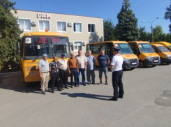 Школьные автобусы выставили на «линейку готовности» в Камышинском районе