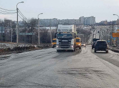 Дальнобойщик из Армении пытался всучить взятку полицейским в Камышинском районе (ВИДЕО)