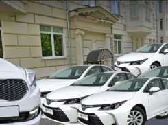 На чем ездят волгоградские «випы» в Москве: шесть иномарок на пять начальников, - «Блокнот Волгограда»