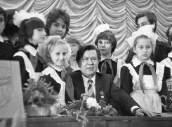 В Камышине работает фотохудожник Святослав Романюк, много раз снимавший Героя Советского Союза, легендарного летчика Алексея Маресьева