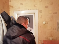 Соседей в камышинской пятиэтажке шокировала кровавая рана в 8 сантиметров на голове избитого мужчины - след от удара табуретом