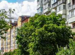 Коммунальщики по поводу отключенной горячей воды советуют камышанам не ждать ее «минута в минуту»