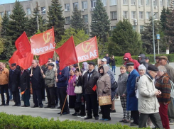 Коммунисты Камышина отвергают версии о выходе членов КПРФ из партии в знак несогласия с политикой «сливов» региональных лидеров