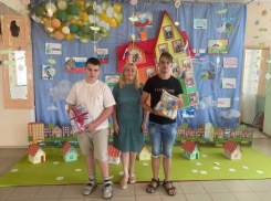 В Камышинском районе парни стали швеями и рады работе