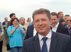 Станислав Зинченко поздравил трех камышинских учительниц, которым перечислят деньги от губернатора