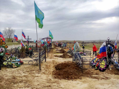 На сайте администрации Станислава Зинченко камышанам неожиданно пообещали поправить просевшие могилы на муниципальном кладбище