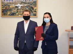 Команда Станислава Зинченко традиционно финансирует опережающими темпами на фоне всех других секторов городского хозяйства Камышина  главную отрасль - пиар