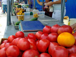 В Камышине помидоры продают все еще по 150 рублей, а огурцы вдвое дешевле