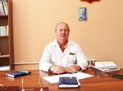 В Волгоградской области умер главврач районной больницы с повешенными пациентами