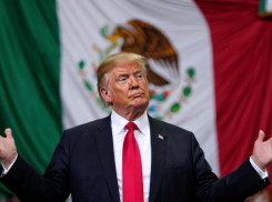 «Трамп объявит об отставке?»: перед обращением Дональда перекрыли дорогу к президентской больнице, - «Блокнот - Россия»