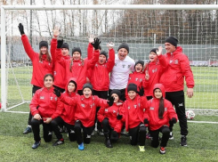 Камышинские девчонки-футболистки - победители всероссийского финала Школьной лиги уехали на тренировку в Подмосковье