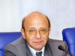  «Не понимаю, что дала рисовка с областным профицитным бюджетом», - депутат регионального заксобрания от Камышина Владимир Попов