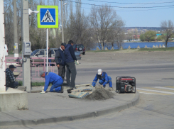 В Камышине принялись оперативно ремонтировать тротуар, ставший «героем» горячей линии ОНФ