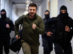 «Никаких договорённостей, кроме абсолютной капитуляции»: Зеленский готовится «сдать» Украину, - «Блокнот - Россия»