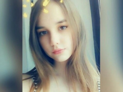 Родные пропавшей в Елани 16-летней студентки Кристины Пястоловой допускают, что девушку могли посадить насильно в машину и похитить