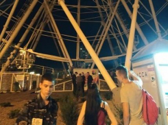 Сгорел мотор на колесе обозрения: беременная женщина в кабинке чуть не задохнулась, - «Блокнот Волгограда»