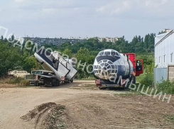 В камышинский парк-отель «Авиабаза» депутата Облдумы Дмитрия Крикунова прибыл новый самолет: под гостиничные ли номера - не уточняется