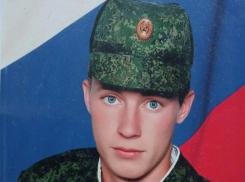 В Камышинском районе проводят в последний путь героически погибшего на Украине  Дениса Ульбрехта, служившего в бригаде РХБЗ в Камышине