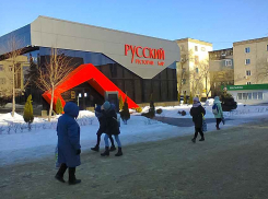 В Камышине двое взрослых кавалеров устроили половое сношение с 15-летней ученицей одной из городских школ Камышина