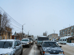 За 90 рублей перевалила стоимость литра бензина в Волгоградской области