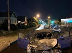 В Камышине на улице Калинина водитель врезался в машину дорожников и в крови покинул место происшествия