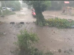 Камышин накрыл ливень с градом 30 июля: как там дачи? (ВИДЕО)