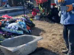 «Оставил мусор на кладбище – получи штраф»: эту практику давно надо ввести властям в Камышине