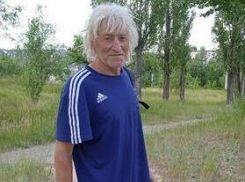 Камышане пишут в соцсетях, что продолжают считать Сергея Наталушко легендой камышинского футбола и гордиться даже случайной встречей с «возрастным» спортсменом
