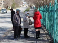 «Патрули» из чиновников и полицейских доложили горожанам, что составили на них 21 протокол на штрафы за прогулки по улицам без уважительных причин 