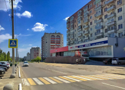 В Камышине грузовики "Красное и белое" скоро, наверное, будут въезжать в магазины, чтобы разгрузиться?