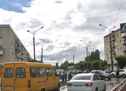 В Камышине задержали вероятного убийцу женщины, заколотой в квартире на улице Ленина