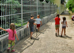 В Камышине в детсадах принимали на работу сотрудников и не интересовались, не были ли эти особые соискатели судимы