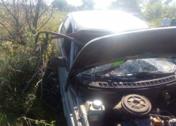 Водитель в расцвете сил нашел свою смерть среди степи, врубившись в шлагбаум