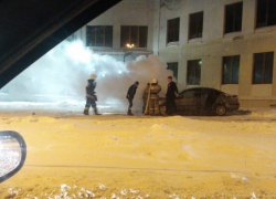 У камышан сгорели разом два "Фольксвагена"