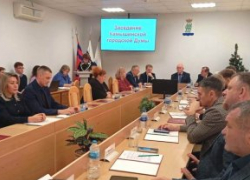 В Камышине на заседании гордумы утвердили дефицитный бюджет и тайные траты на пенсионеров-экс-чиновников из этого "дырявого" бюджета 