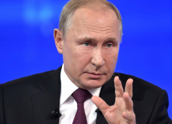 Повышение уровня жизни пенсионеров Владимир Путин в ходе прямой связи назвал приоритетной позицией государства