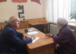 Депутаты Камышинской городской думы продолжают "таинственно" проводить приемы избирателей