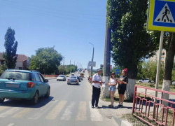 В Камышине гоавтоинспекторы вышли на улицы города  "вживую" пообщаться с пешеходами