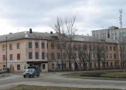 Администрация Камышина "по второму кругу" принимает заявки от покупателей бывшего санатория-профилактория ХБК на улице Ленина