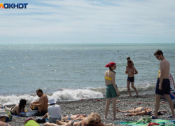«Лето, солнце, море, ад!»: что приходится пережить туристам на "распиаренных" пляжах Краснодарского края 